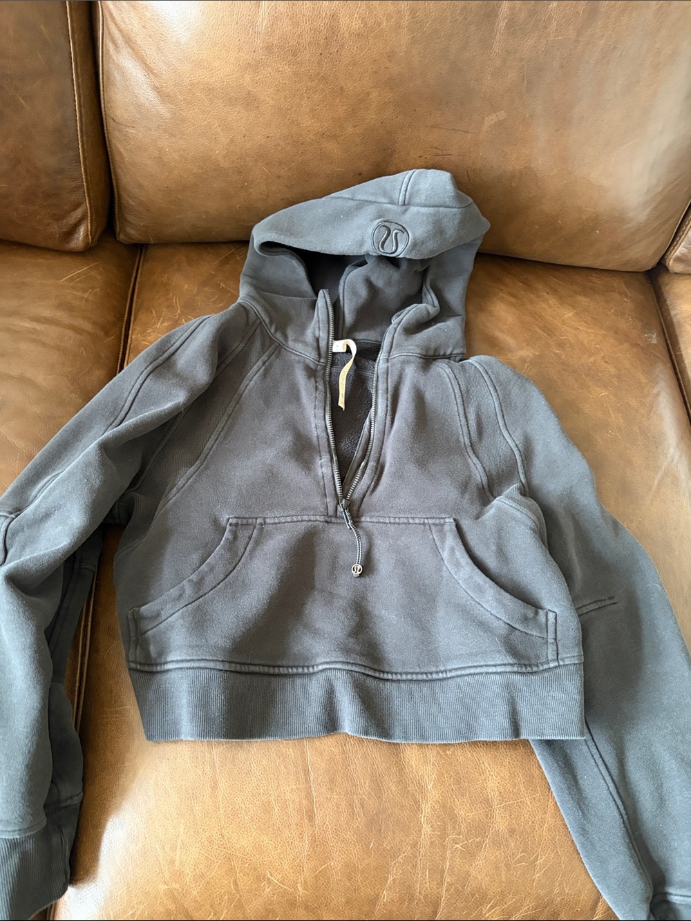 Lululemon Cropped Hooded Pullover Sweater in Charcoal Gray/Black